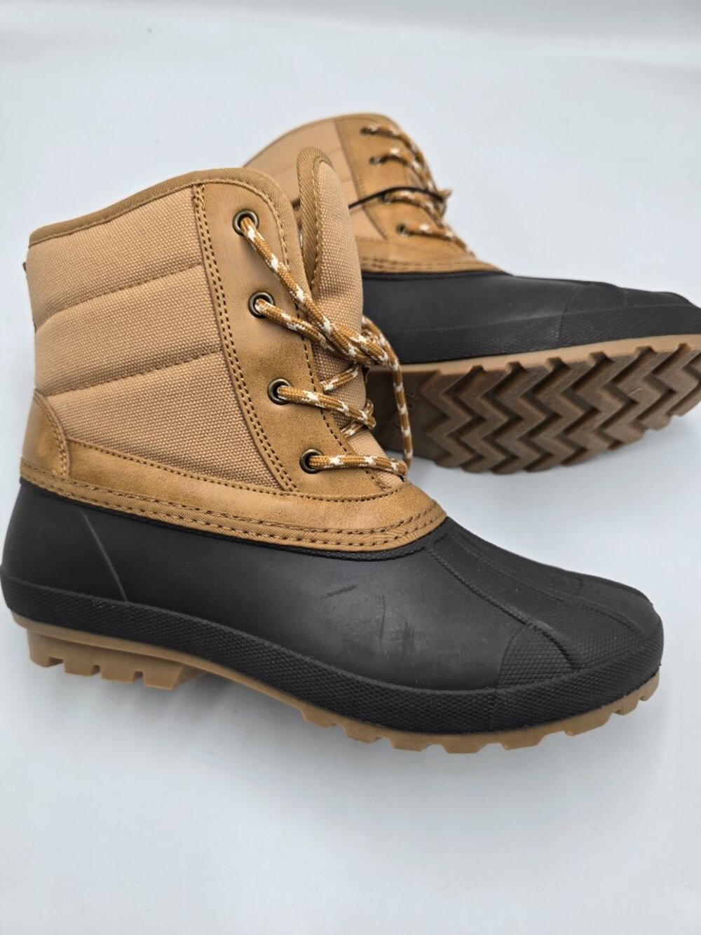 Universal Thread Duck Boot - Picture 2 of 3